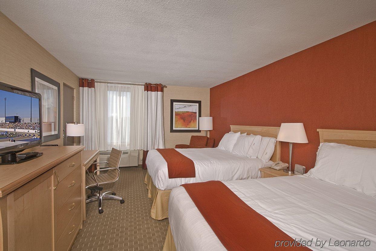 Holiday Inn Express Hotel & Suites Chatham South By Ihg Room photo