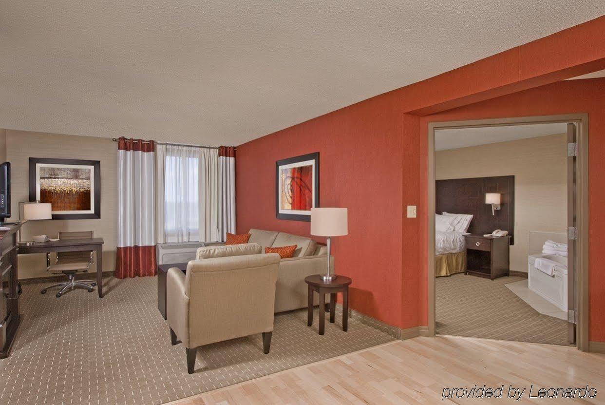 Holiday Inn Express Hotel & Suites Chatham South By Ihg Room photo